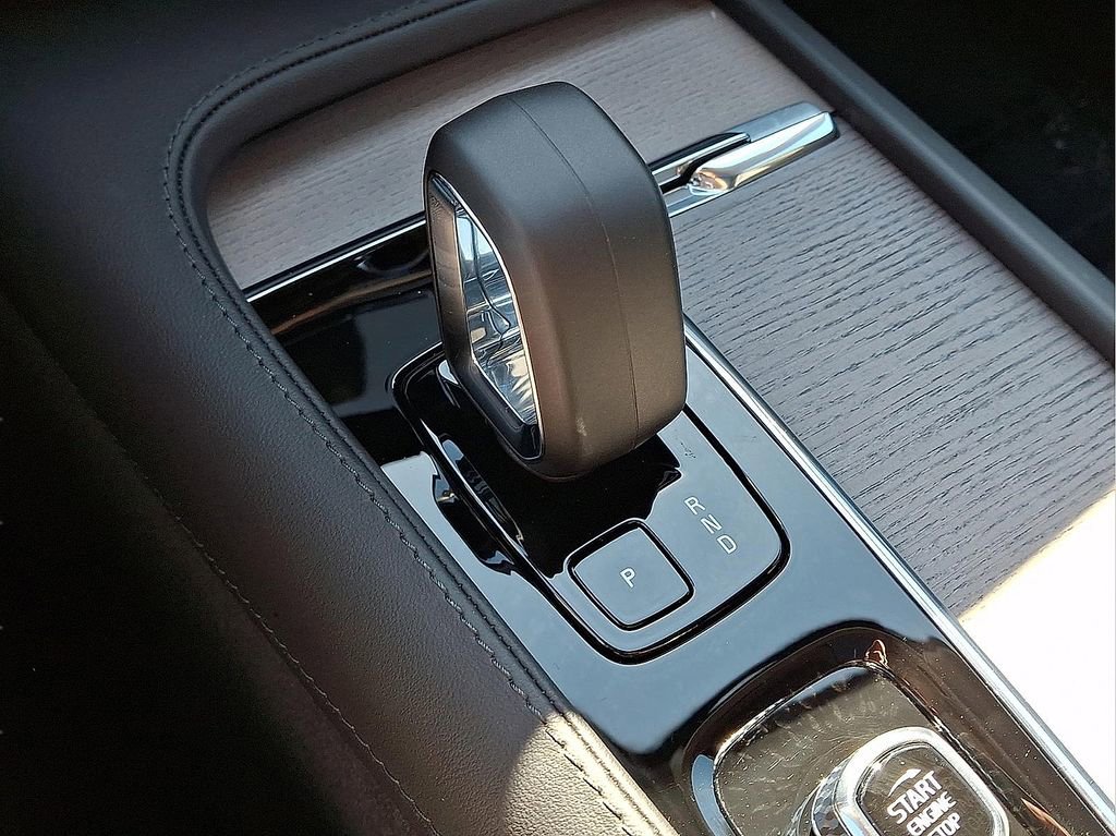 Used 2025 Volvo V90 B6 Cross Country Plus w/ Protection Package Premier image 10