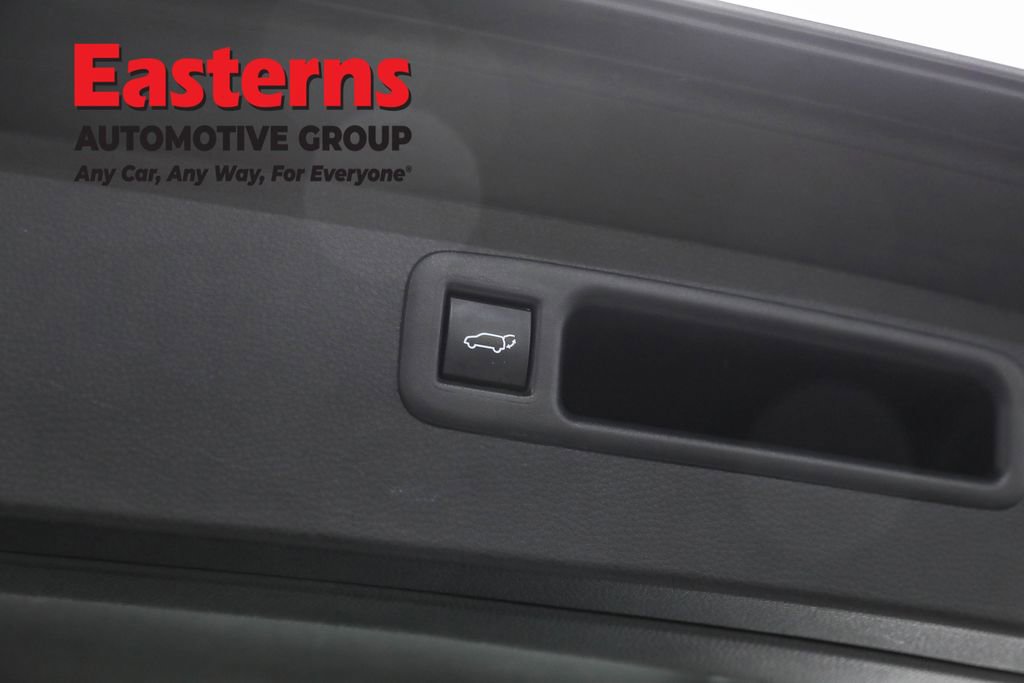 Used 2024 Toyota Highlander LE image 22