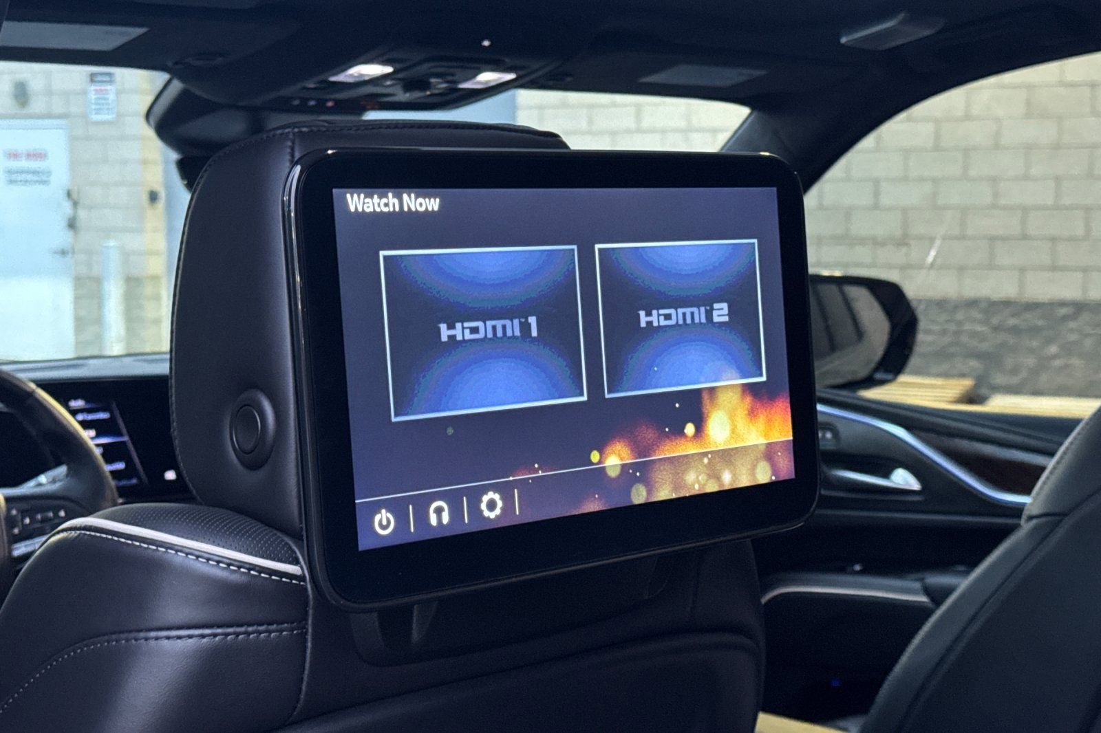 Certified 2024 Cadillac Escalade Premium Luxury Platinum w/ Heavy-Duty Trailer Package image 18