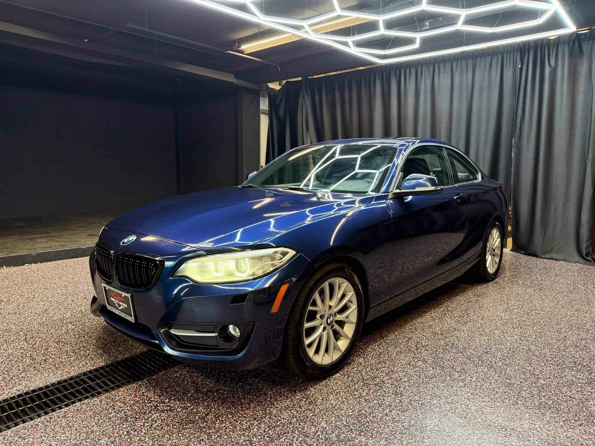Used 2016 BMW 228i xDrive Coupe AWD/4WD image 4