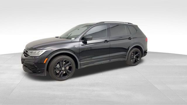 Used 2023 Volkswagen Tiguan SE R-Line image 7