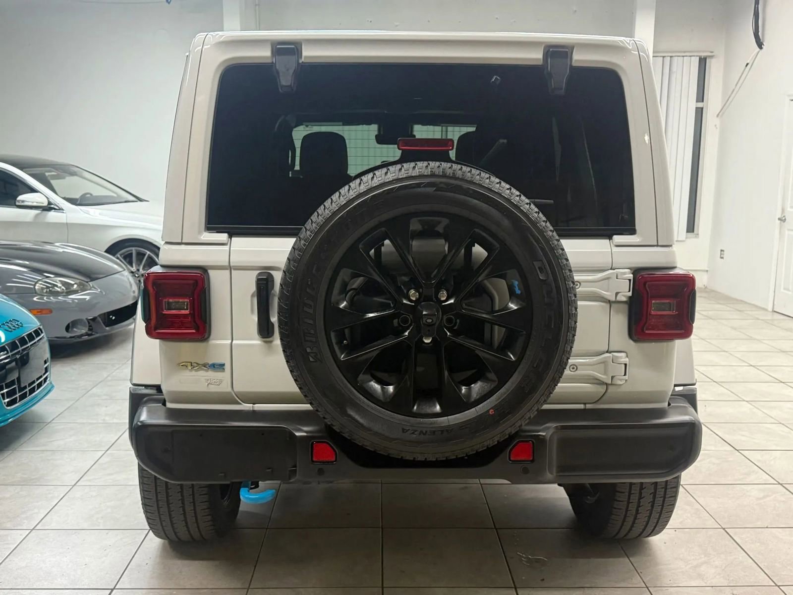 Used 2023 Jeep Wrangler Unlimited Sahara w/ Cold Weather Group image 8