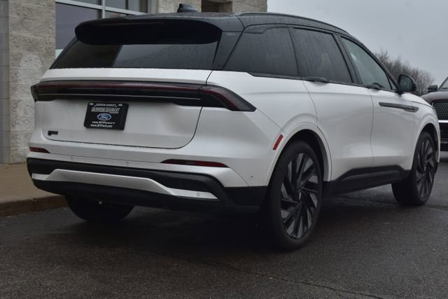 Used 2024 Lincoln Nautilus Reserve w/ Equipment Group 202A image 17