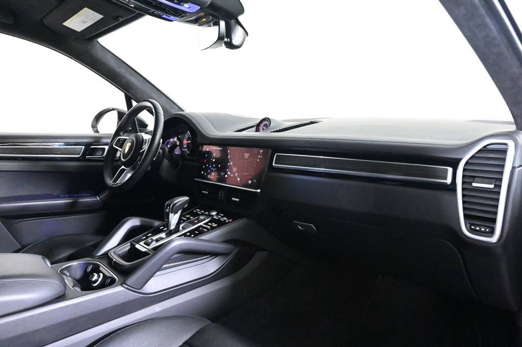 Certified 2023 Porsche Cayenne GTS AWD/4WD image 17