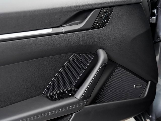 Used 2025 Porsche 911 Carrera image 8