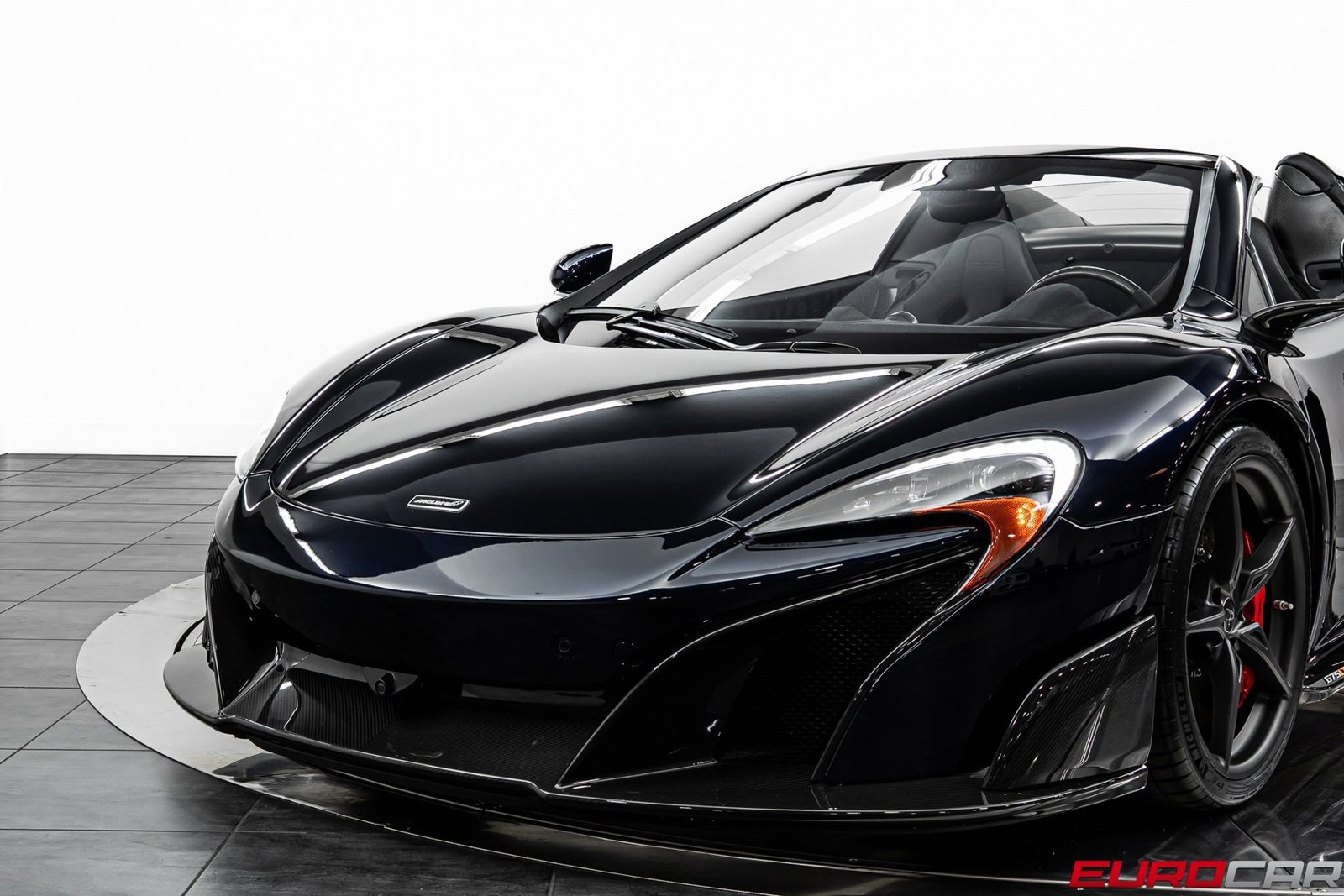 Used 2016 McLaren 675LT Spider image 19