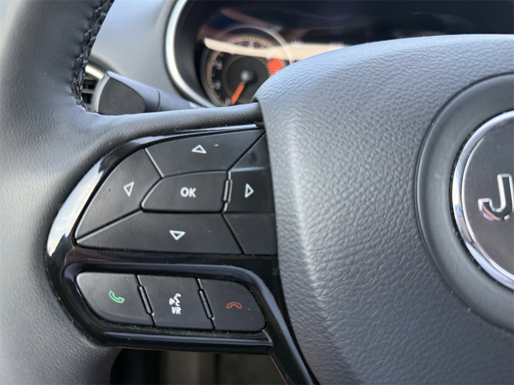 Used 2023 Jeep Cherokee Altitude Lux image 20