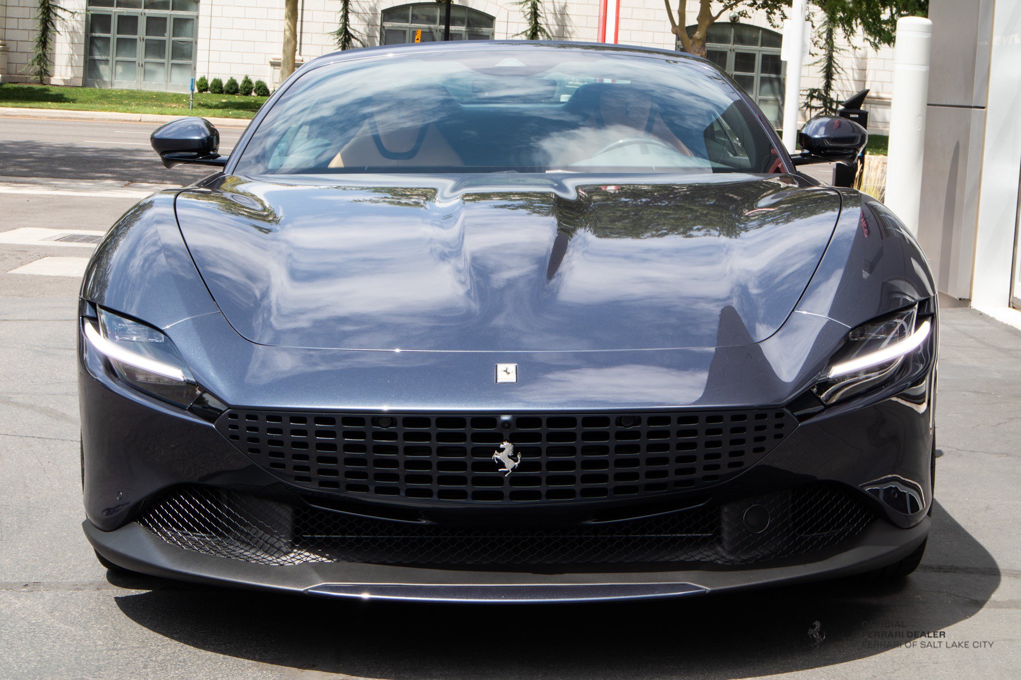 Used 2025 Ferrari Roma Spider RWD image 9
