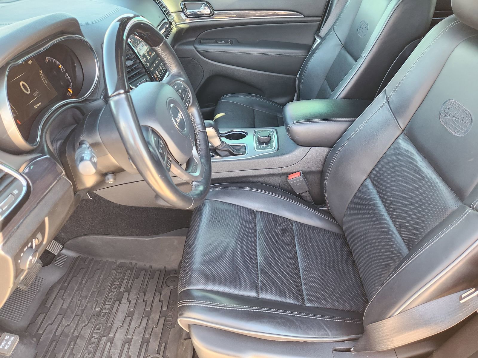 Used 2020 Jeep Grand Cherokee Overland image 16