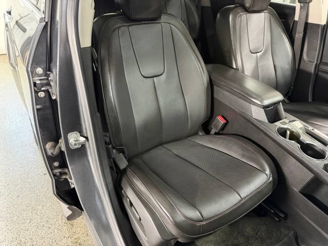 Used 2017 Chevrolet Equinox Premier w/ Enhanced Convenience Package AWD/4WD image 24