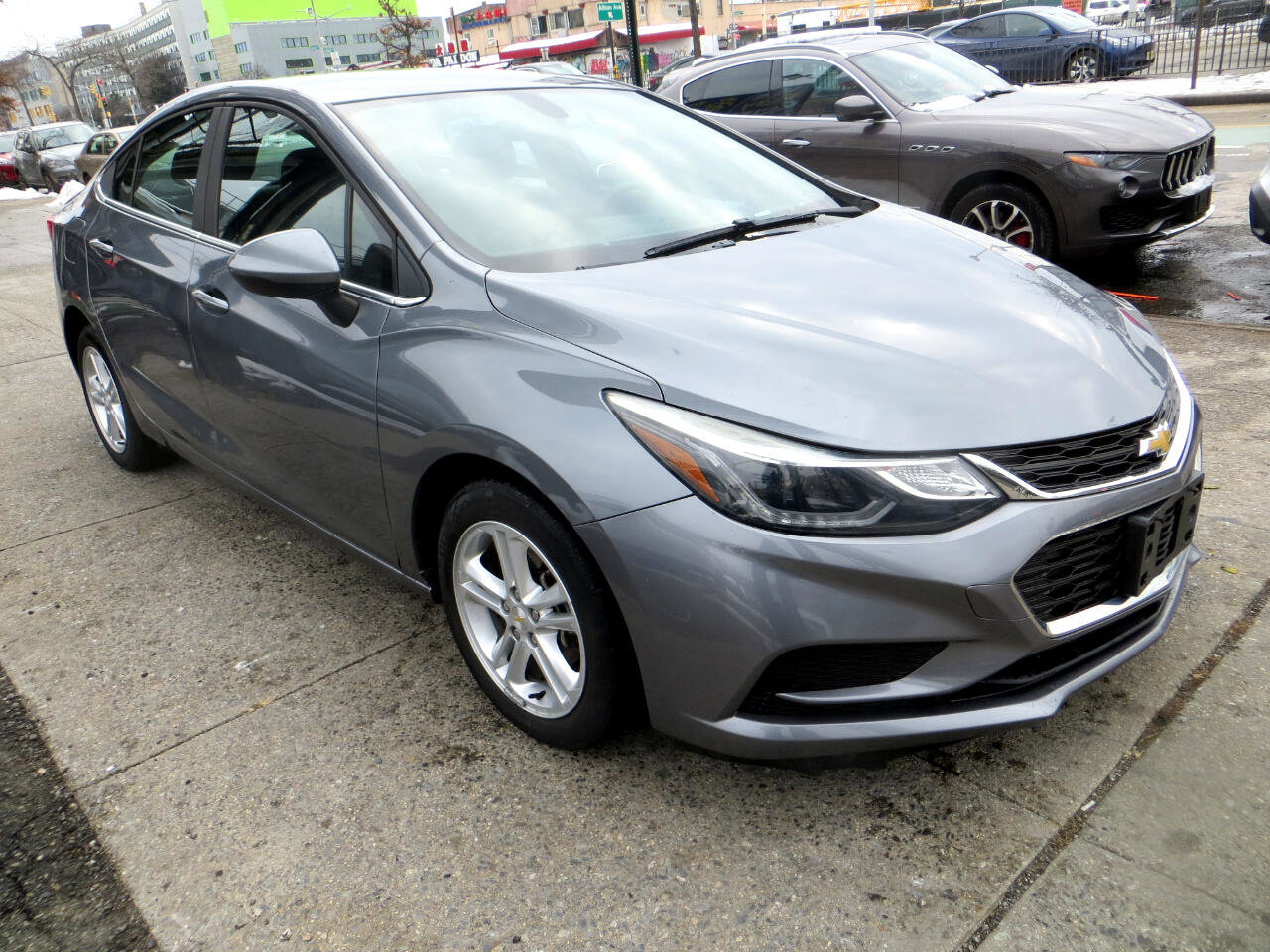 Used 2018 Chevrolet Cruze LT w/ Convenience Package image 3