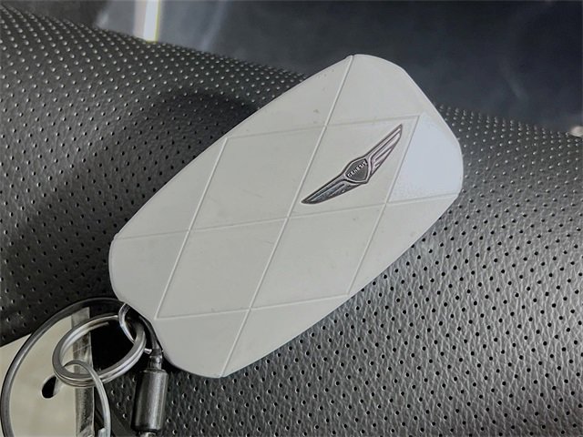 Used 2025 Genesis G70 2.5T image 32