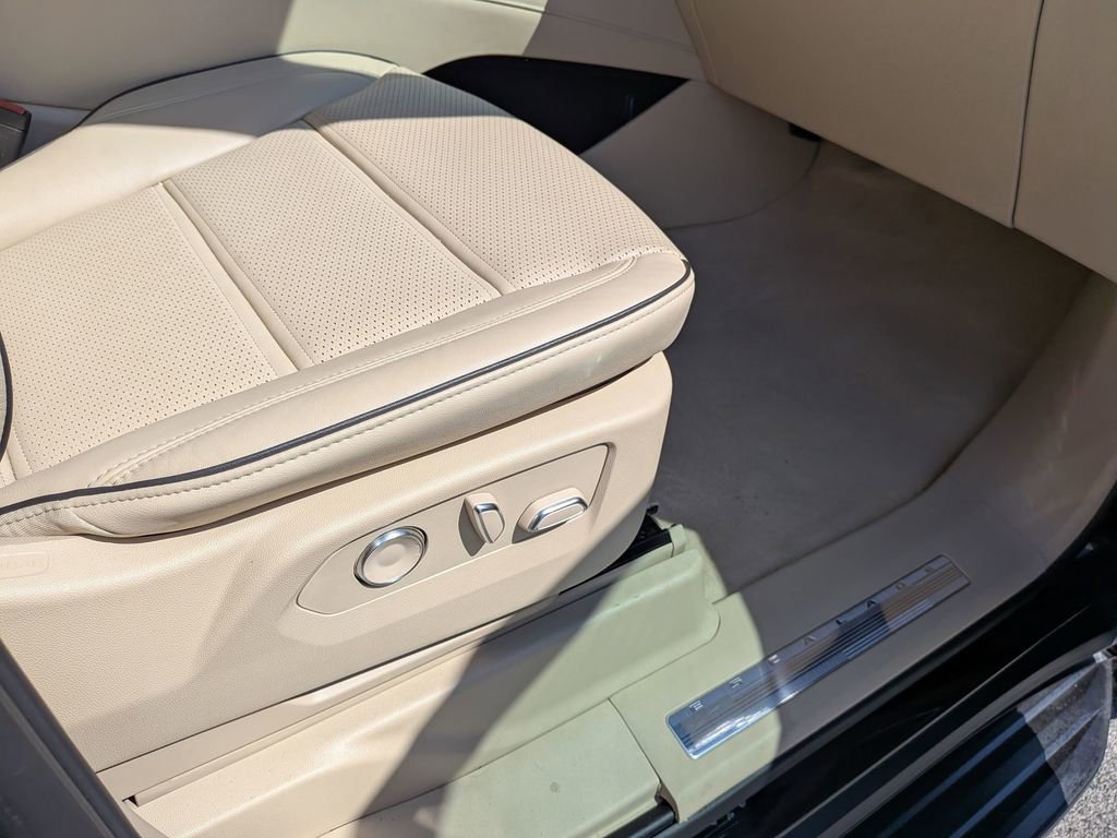Certified 2024 Cadillac Escalade ESV Premium Luxury image 29