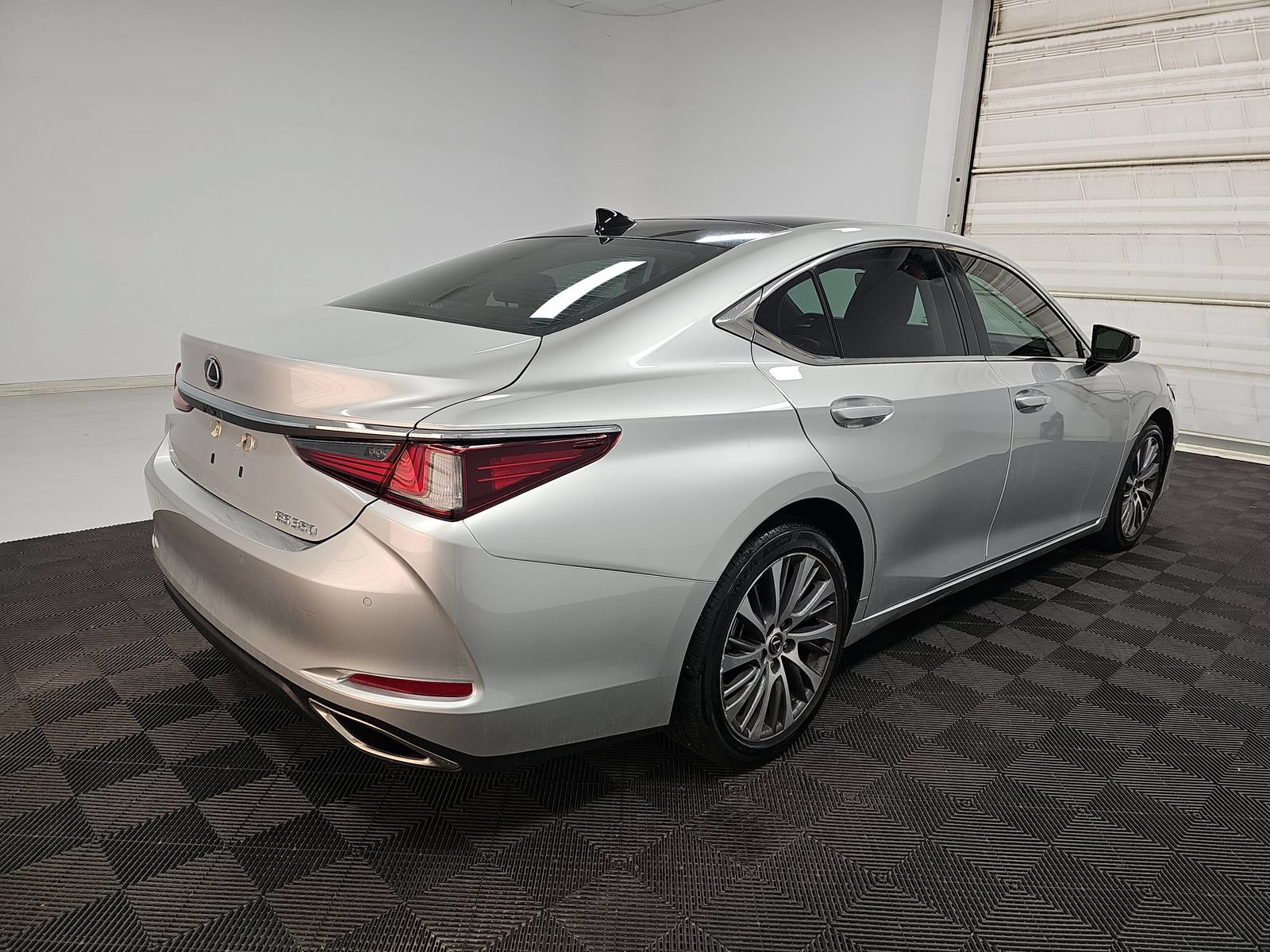Used 2019 Lexus ES 350 w/ Premium Package FWD image 4
