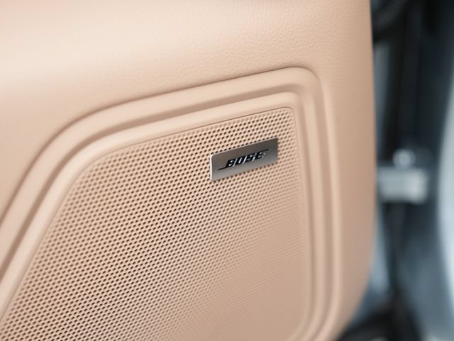 Certified 2026 Porsche Macan AWD/4WD image 10