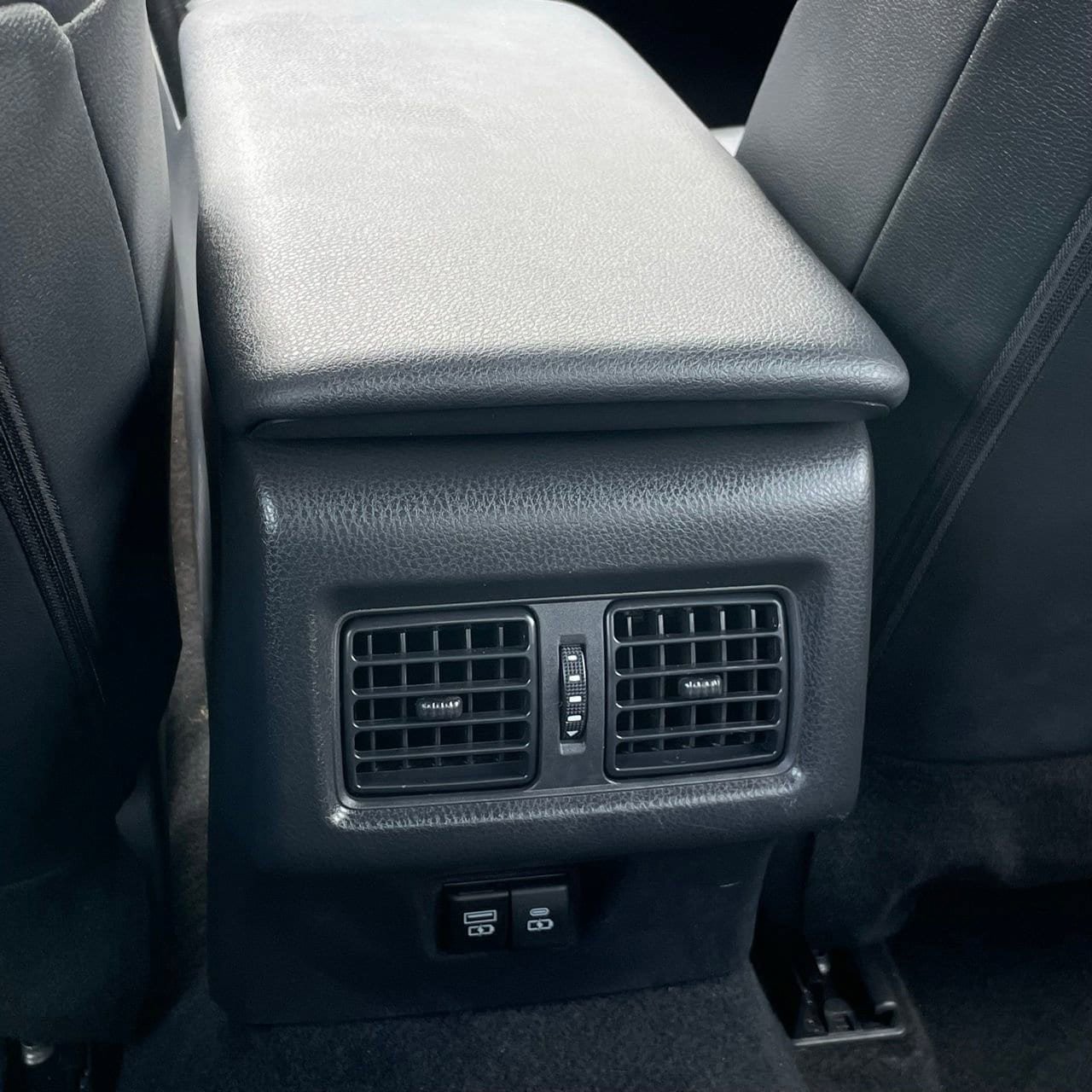 Used 2025 Toyota Camry SE FWD image 25