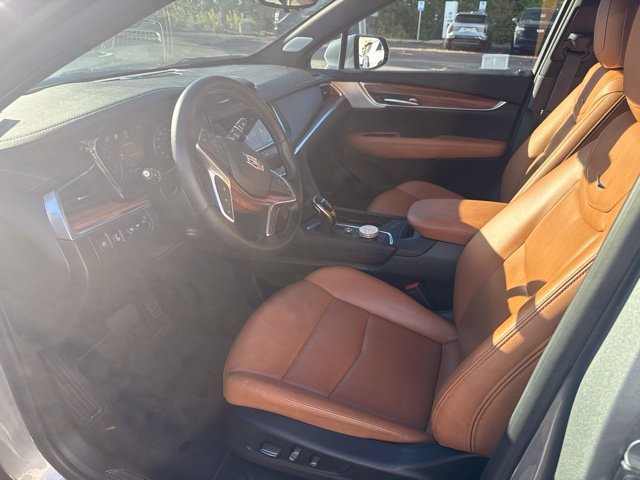 Used 2025 Cadillac XT5 Premium Luxury w/ Technology Package AWD/4WD image 17