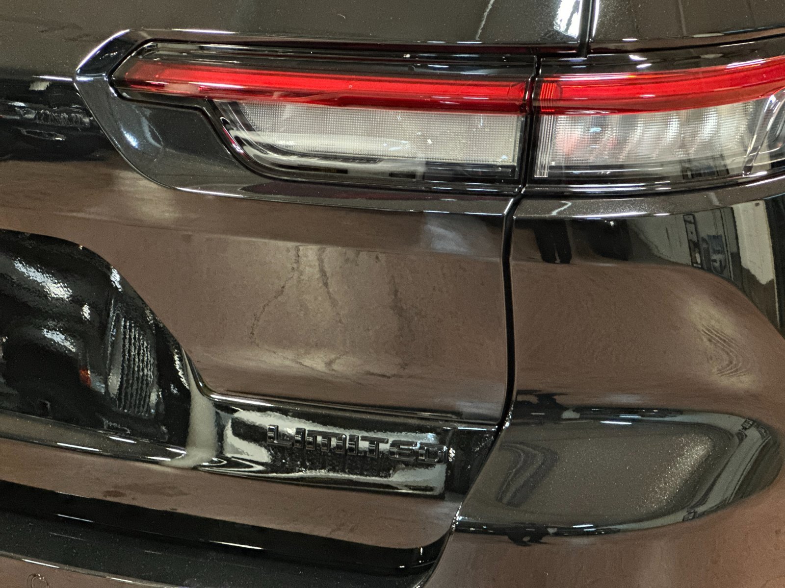 New 2025 Jeep Grand Cherokee L Limited w/ Black Appearance Package image 27