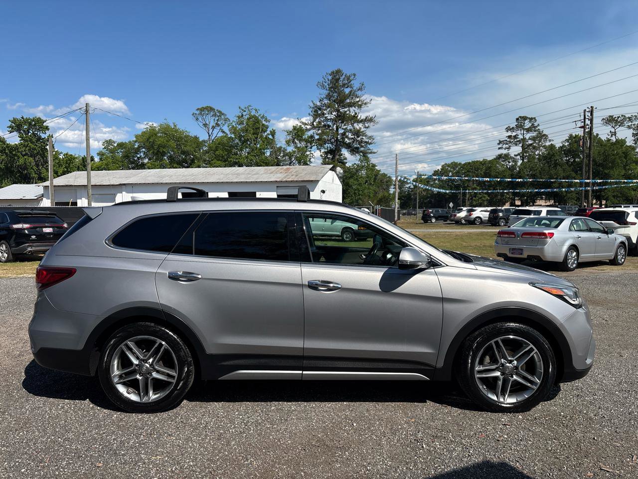 Used 2017 Hyundai Santa Fe Limited FWD image 4