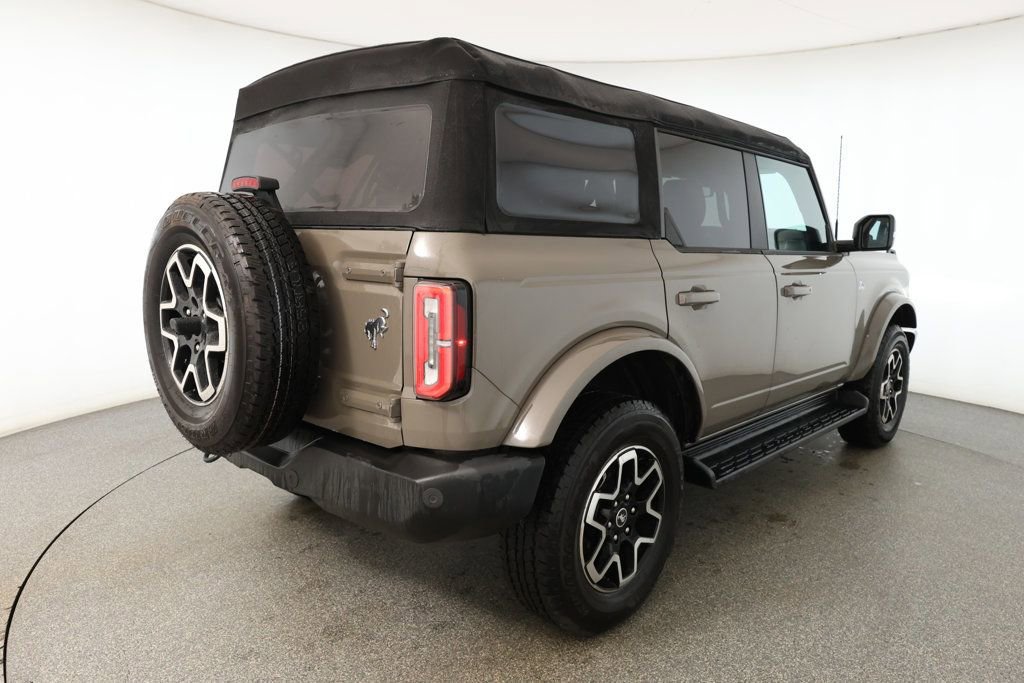 Used 2025 Ford Bronco Outer Banks image 4