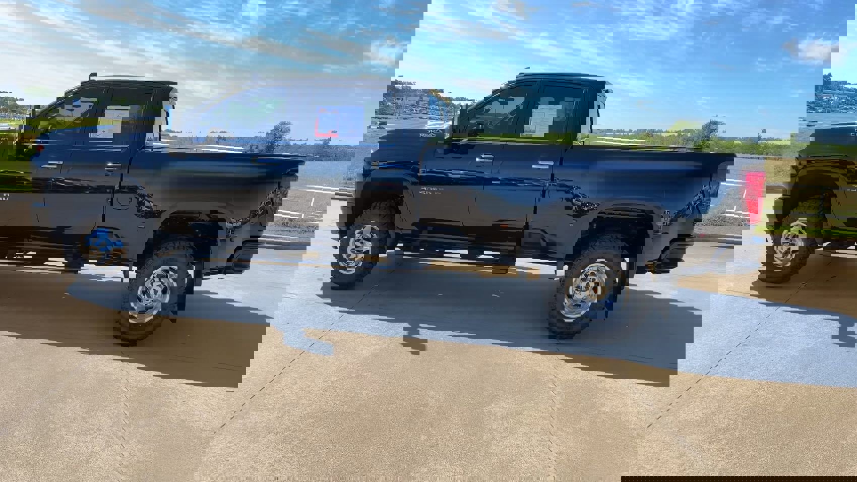 Used 2023 Chevrolet Silverado 3500 High Country w/ Snow Plow Prep/Camper Package image 6