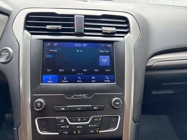Used 2020 Ford Fusion SE FWD image 13