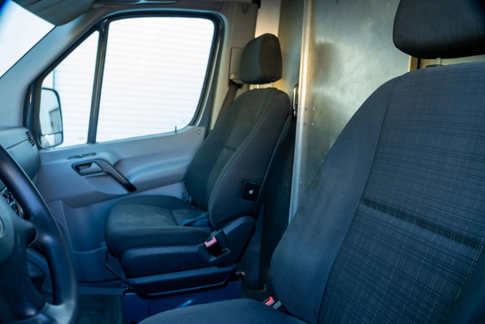 Used 2018 Mercedes-Benz Sprinter 2500 image 3