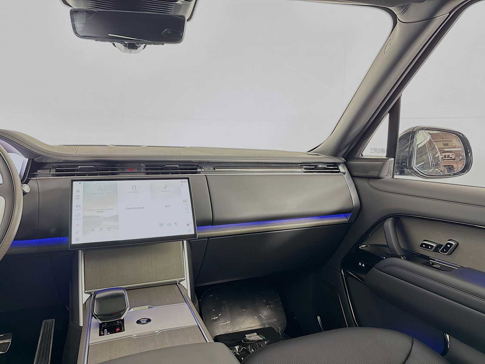 New 2026 Land Rover Range Rover SV image 26