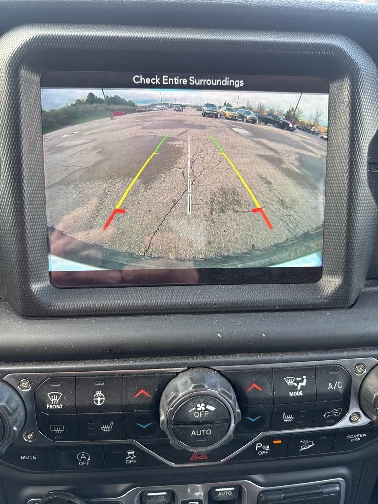 Used 2018 Jeep Wrangler Unlimited Sahara AWD/4WD image 43