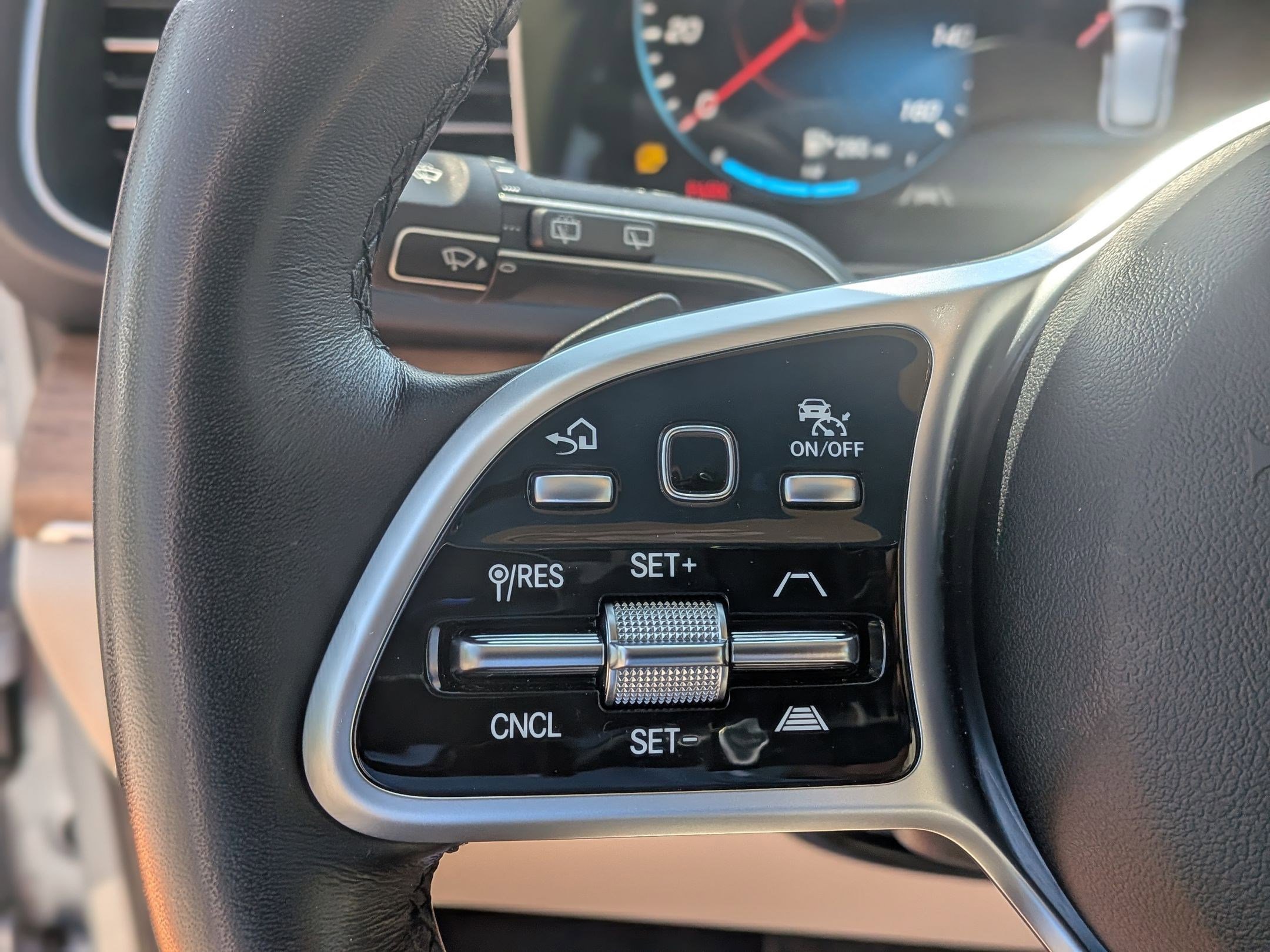 Certified 2023 Mercedes-Benz GLE 350 4MATIC image 16