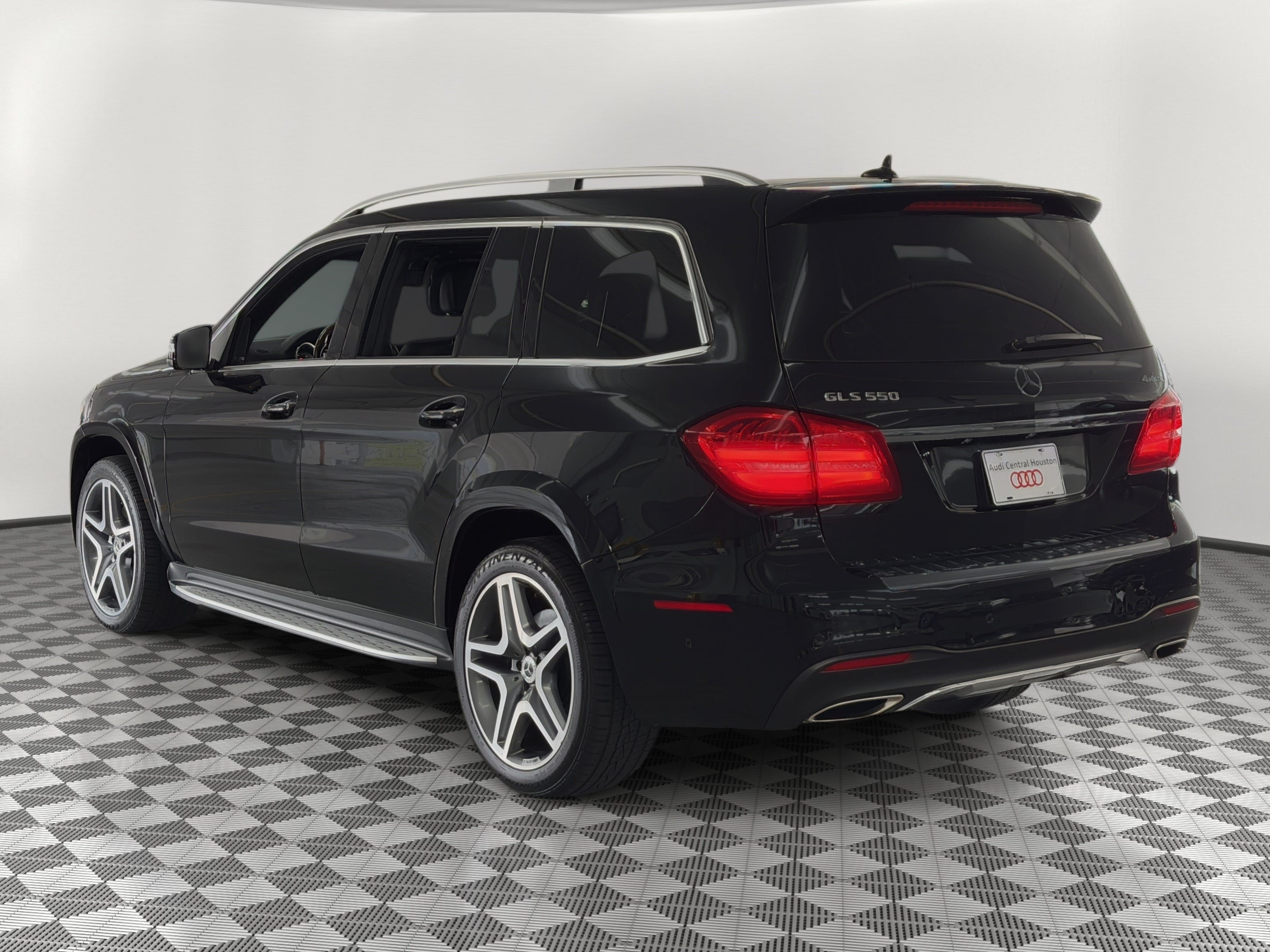Used 2019 Mercedes-Benz GLS 550 4MATIC image 3