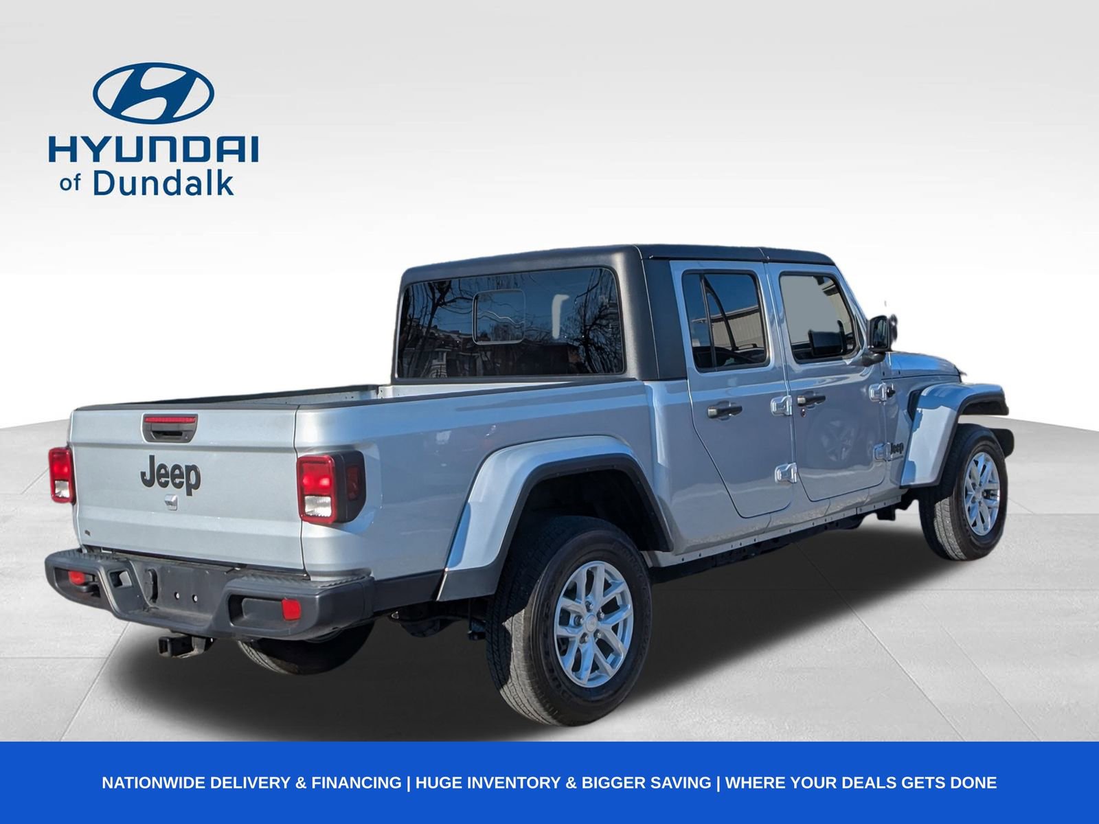 Used 2023 Jeep Gladiator Sport image 7