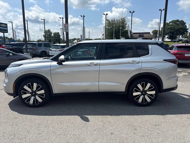 Used 2025 Mitsubishi Outlander SE FWD image 6