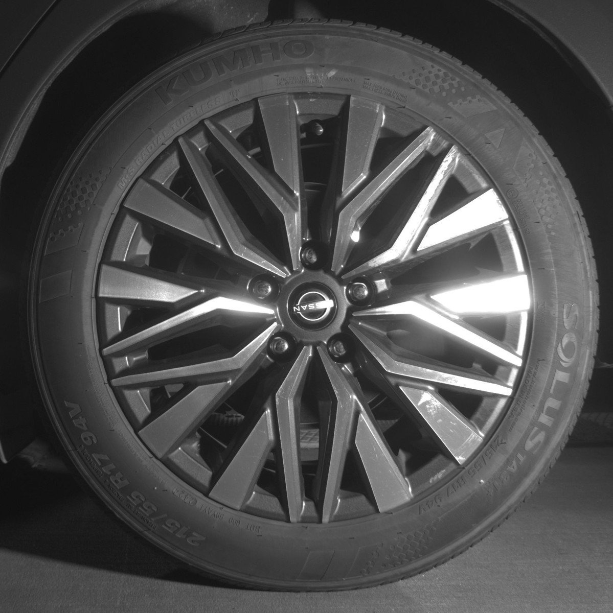 Used 2025 Nissan Altima 2.5 SV FWD image 14