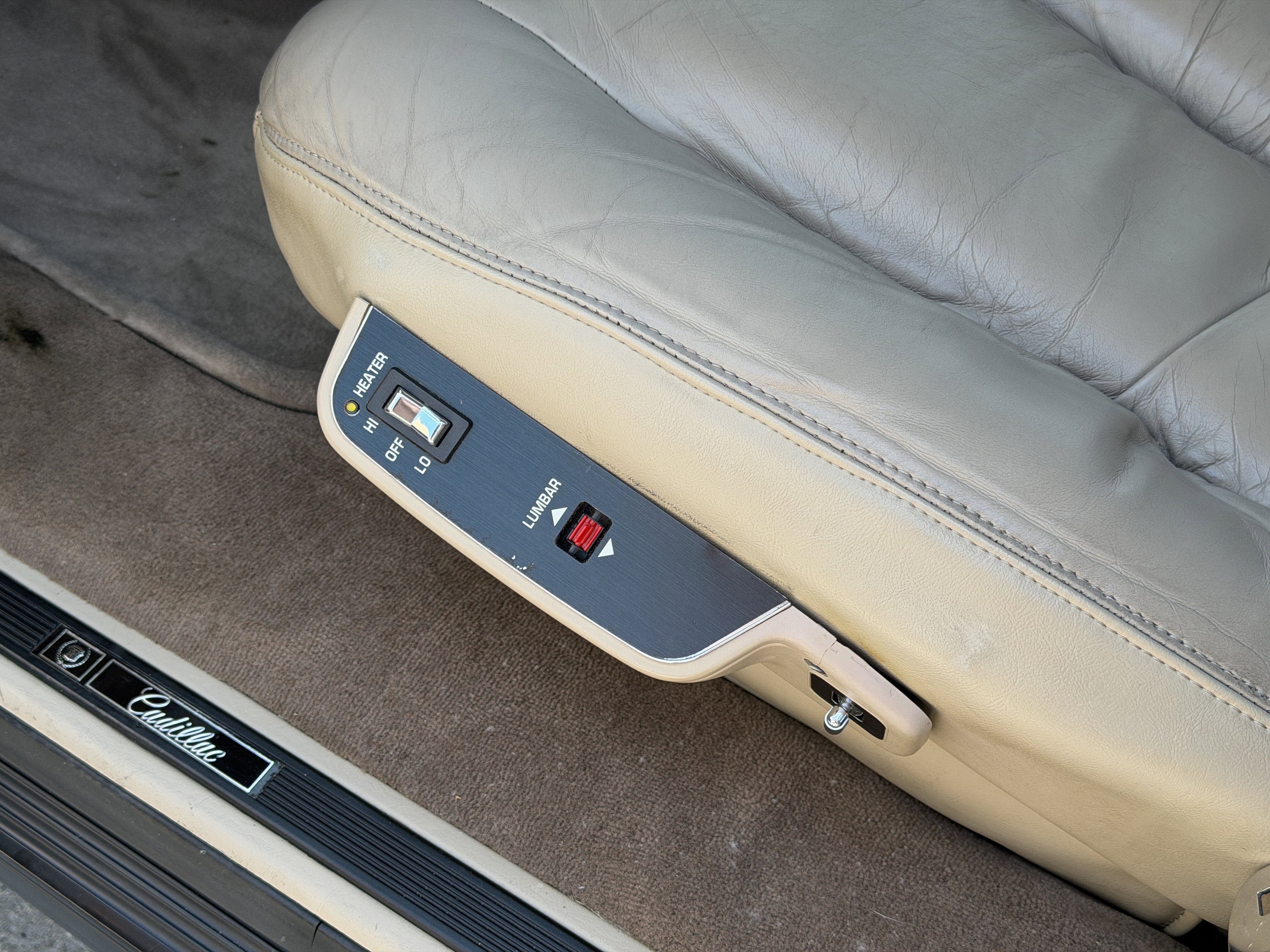 Used 1996 Cadillac Fleetwood Brougham RWD image 18