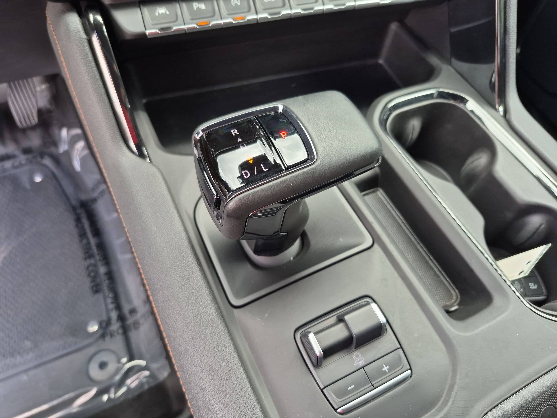 Certified 2025 GMC Sierra 1500 AT4 AWD/4WD image 17