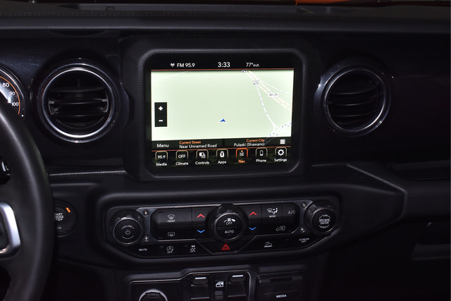 Used 2023 Jeep Wrangler Unlimited Sahara AWD/4WD image 26