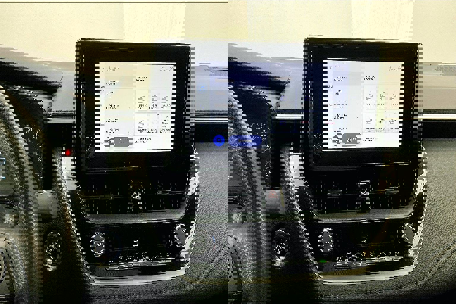 Used 2024 Toyota Corolla SE image 5