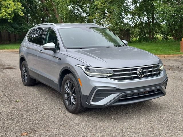 Used 2024 Volkswagen Tiguan SE AWD/4WD image 7