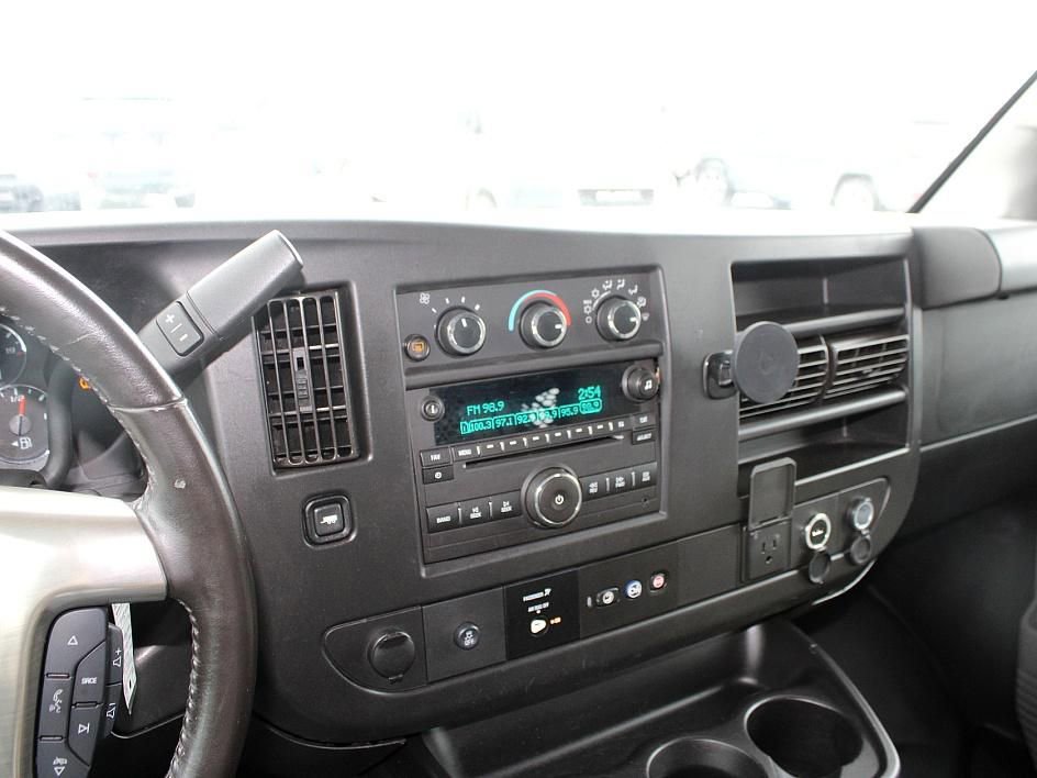 Used 2018 Chevrolet Express 2500 w/ Driver Convenience Package image 15