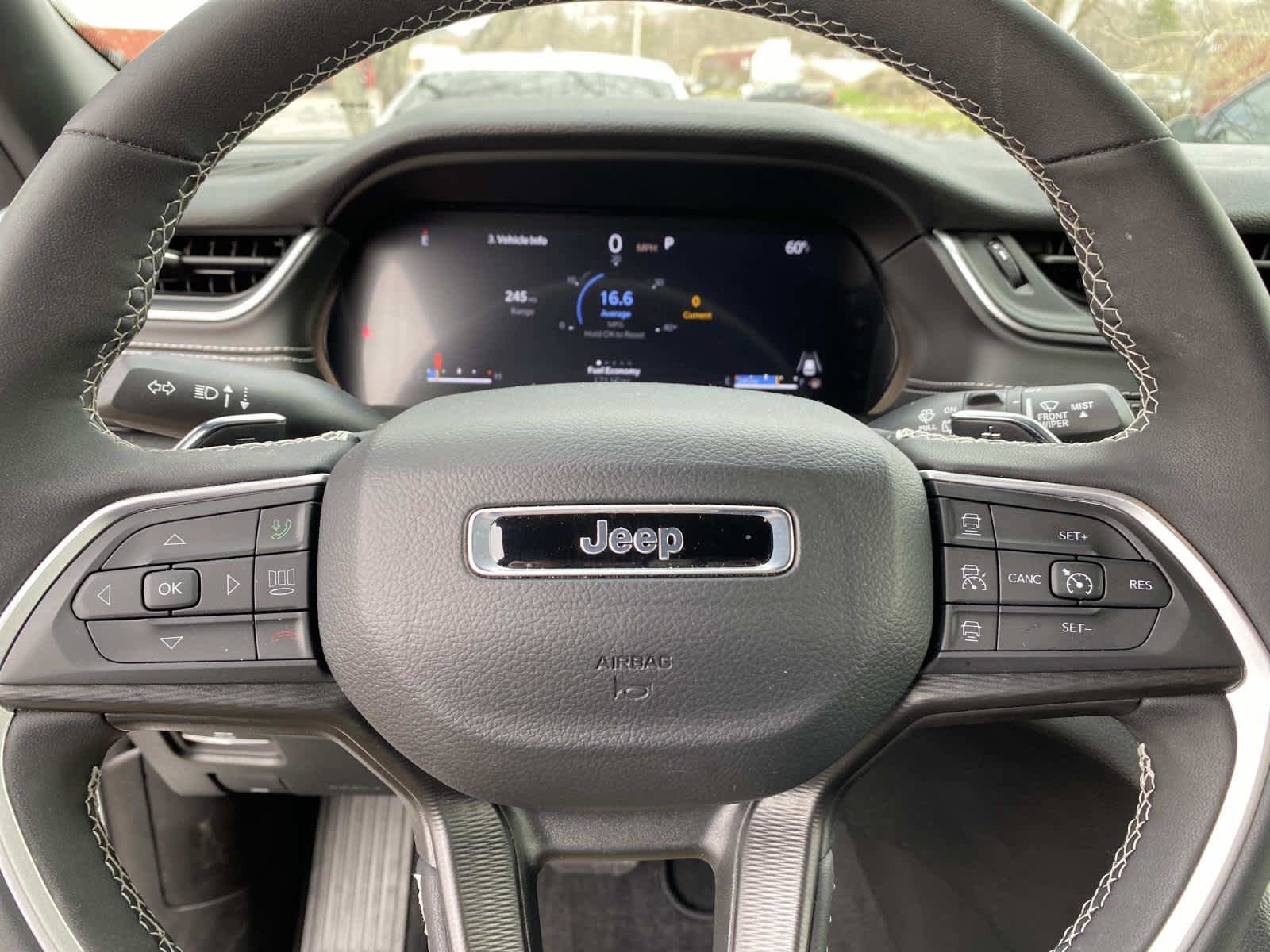 Certified 2025 Jeep Grand Cherokee Laredo w/ Luxury Tech Group I AWD/4WD image 15