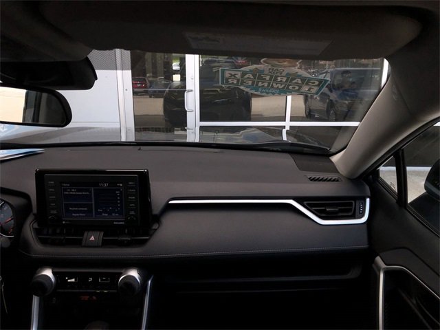 Used 2022 Toyota RAV4 LE image 32