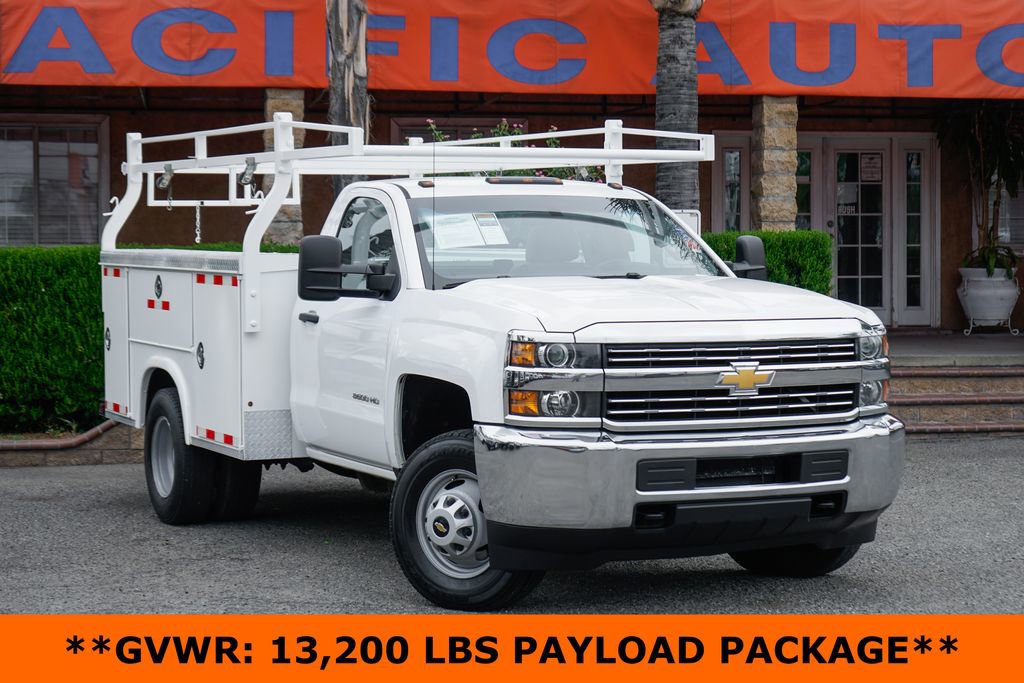 Used 2018 Chevrolet Silverado 3500 W/T RWD image 2