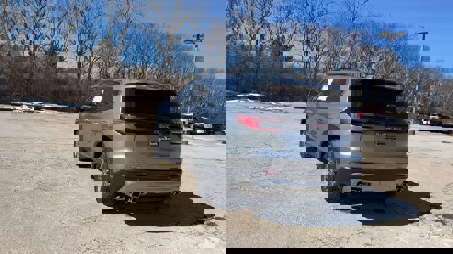 Used 2025 GMC Acadia Elevation image 7