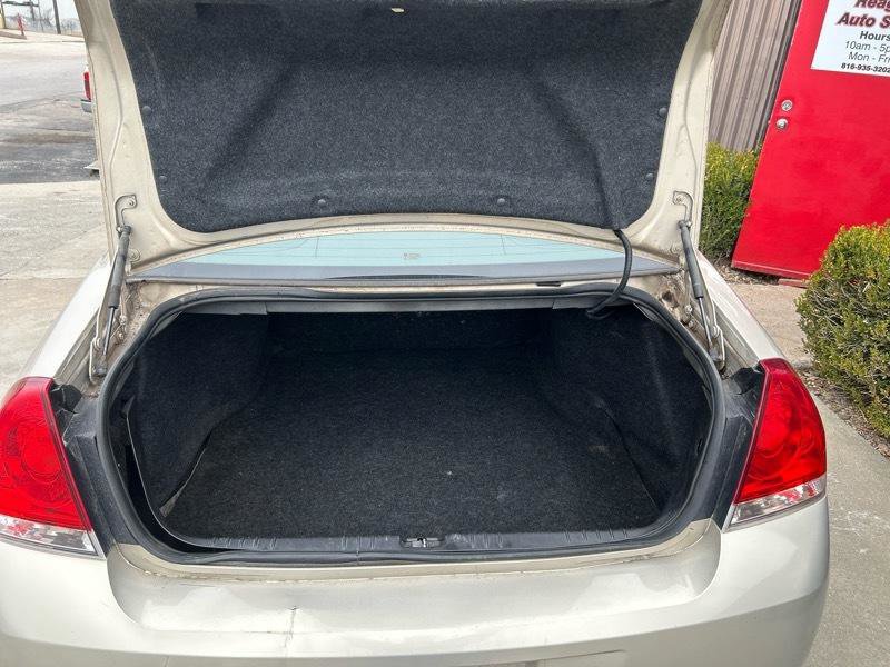 Used 2010 Chevrolet Impala LS image 8