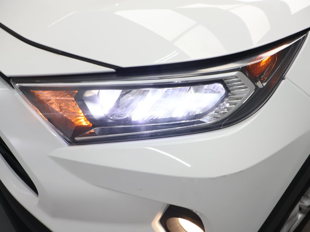 Used 2021 Toyota RAV4 XLE w/ Convenience Package FWD image 28