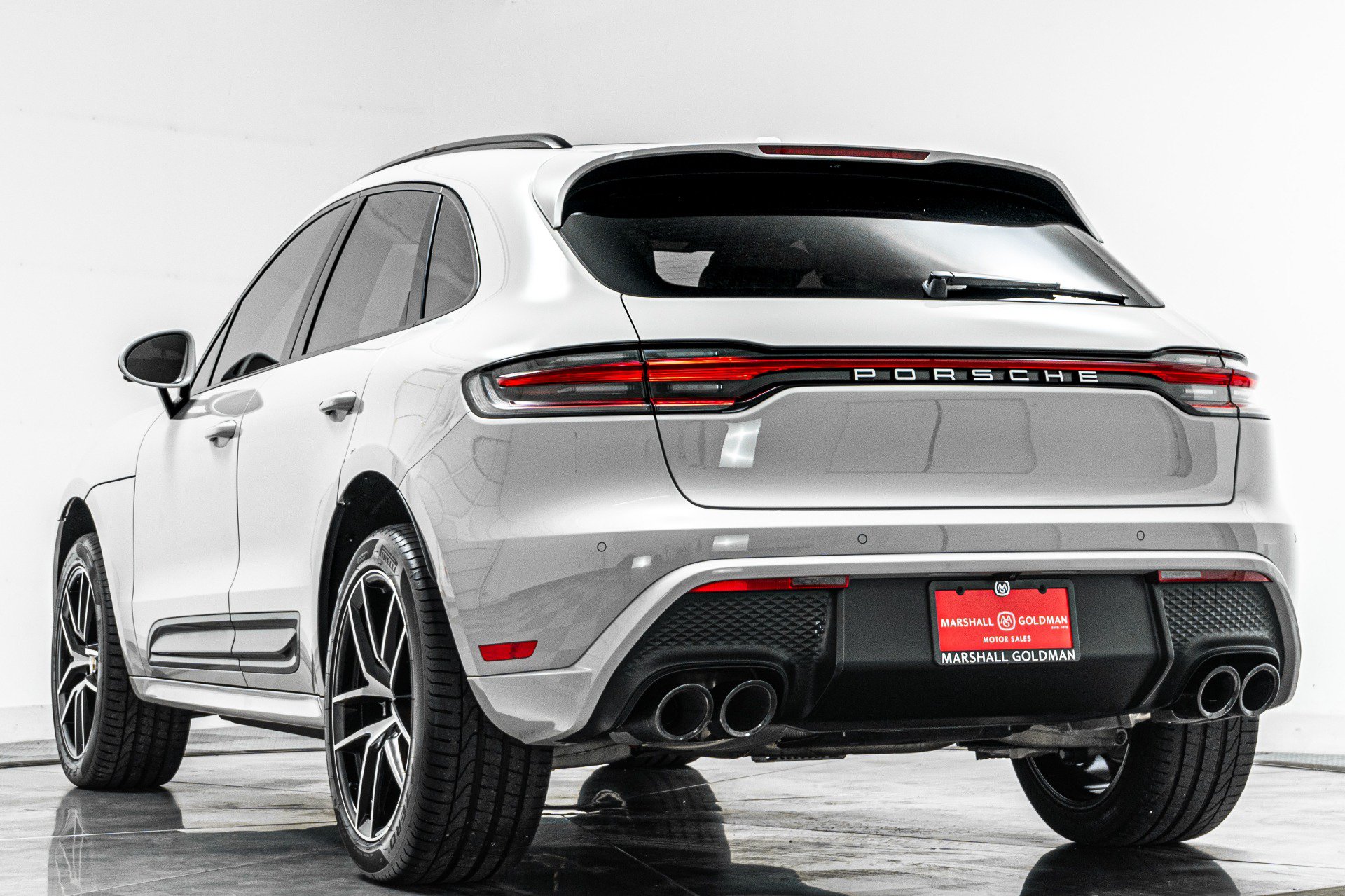 Used 2026 Porsche Macan AWD/4WD image 7
