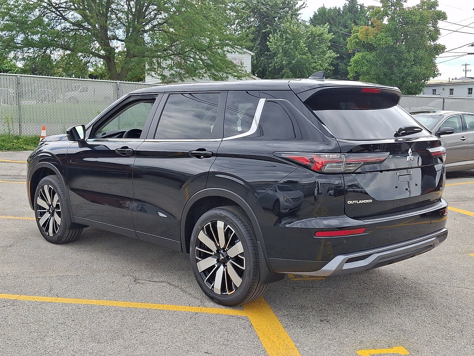 New 2026 Mitsubishi Outlander SE AWD/4WD image 4