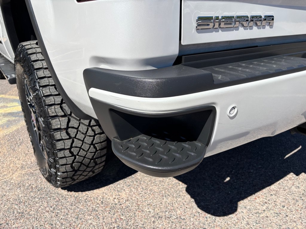 Used 2018 GMC Sierra 2500 Denali w/ Duramax Plus Package AWD/4WD image 23