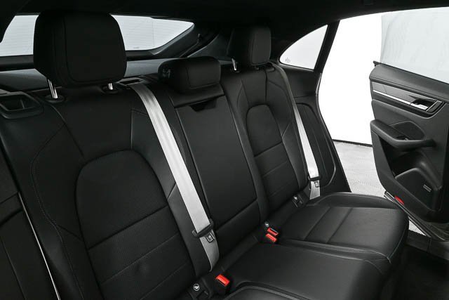 Certified 2025 Porsche Macan Electric image 19